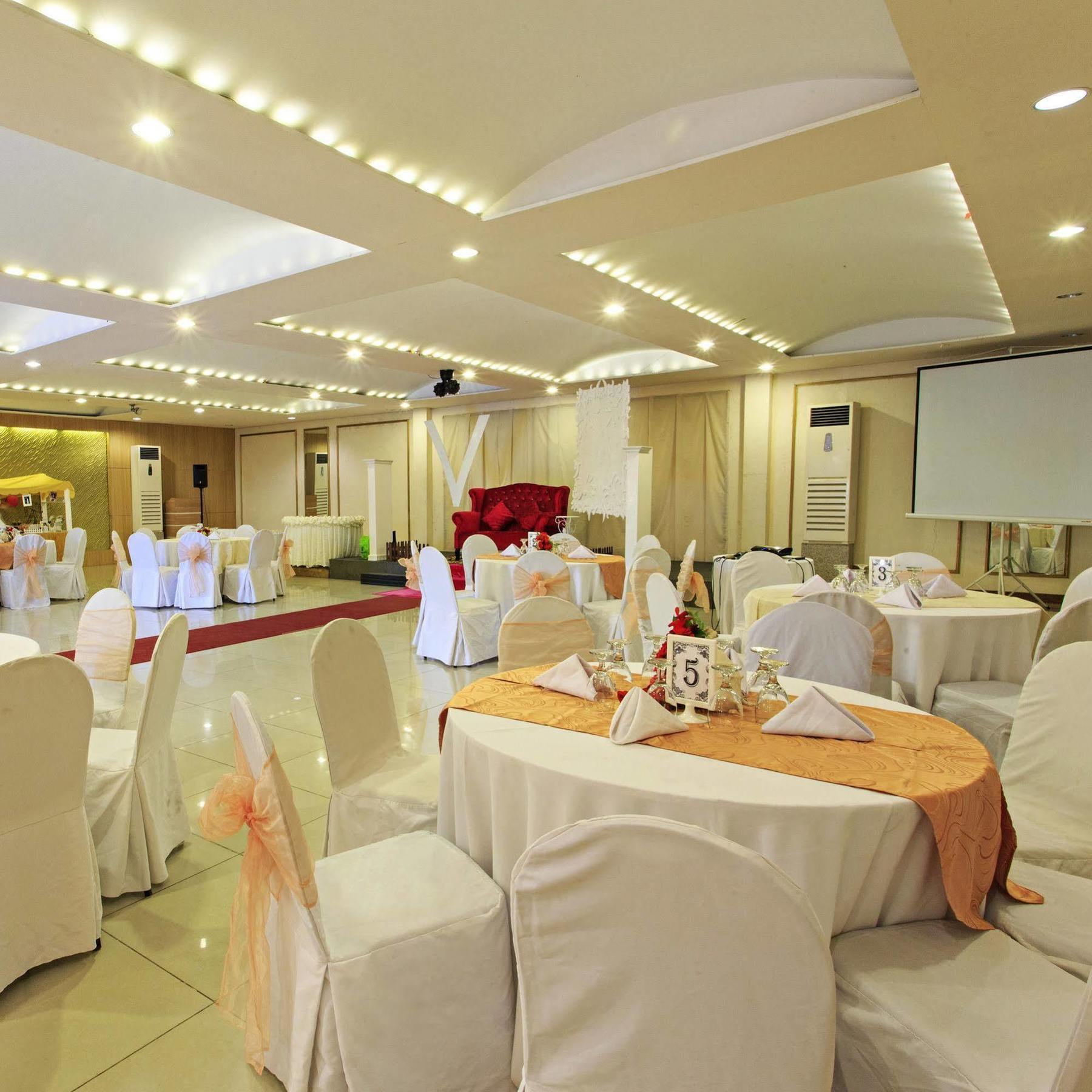 The Orchard Cebu Hotel & Suites Powered By Cocotel Экстерьер фото